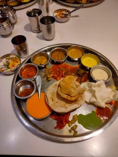 Shahi Bhoj Restaurant, Latur