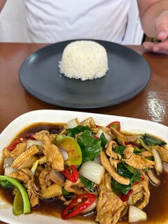 Papaya Restaurant (Indian & Thai Food)