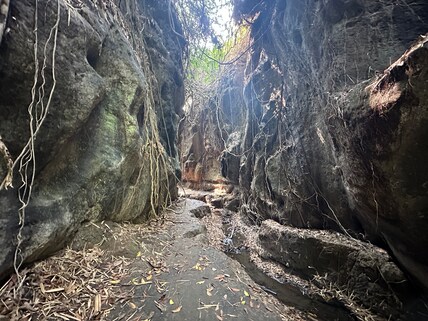 Hidden Canyon Beji Guwang