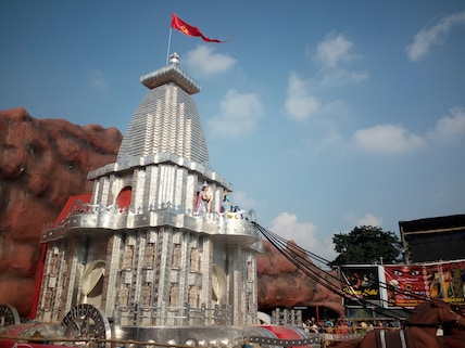 Santosh Mitra Square Durga Puja Pandal