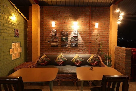 Maitre: Good Food Café