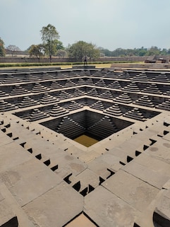 Queen's Bathhouse || Hampi