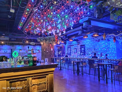 Skyhouse Bar & Cafe