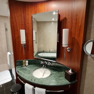 Jumeirah Emirates Towers