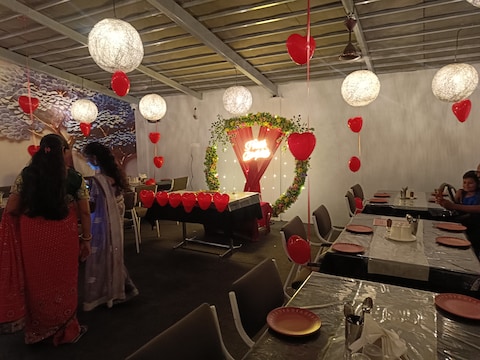 Mauj Hotel