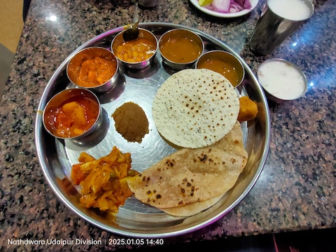 Toran Thaal & Restaurant