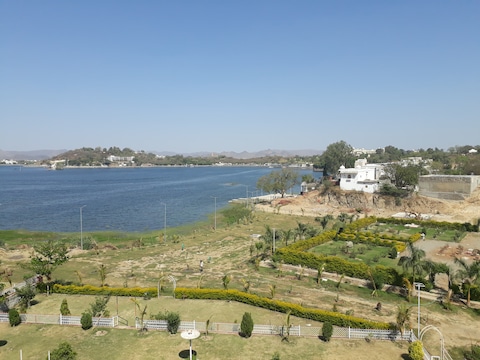 Lake Garden