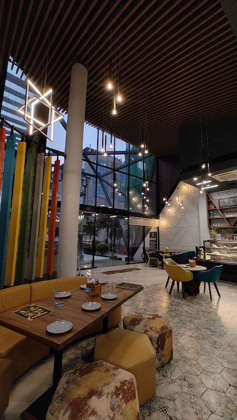 Godwit Cafe | Best Cafes in Raipur | Best Jain food in Raipur | Pure Veg restaurant