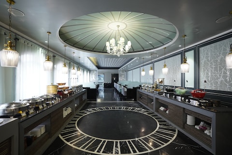 Aurum- The Elite Restaurant