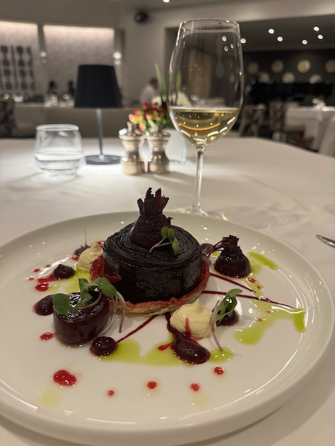 Qunu Restaurant