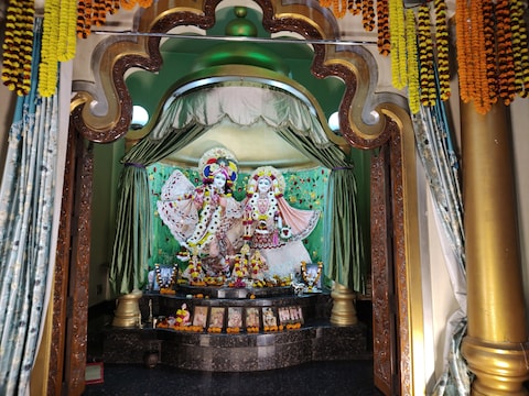 ISKCON Prayagraj - Shri Shri Radha Venimadhav Mandir