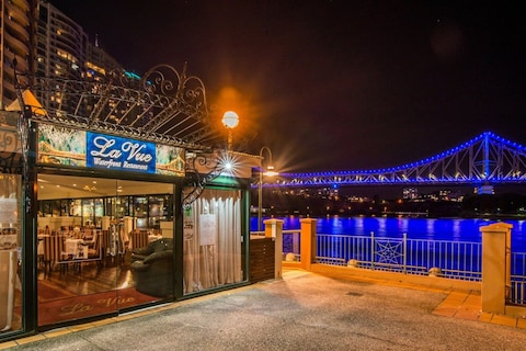La Vue Waterfront Restaurant