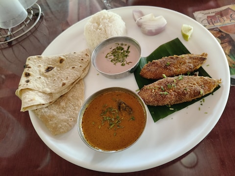 Neel Garden Restaurant And Cottages