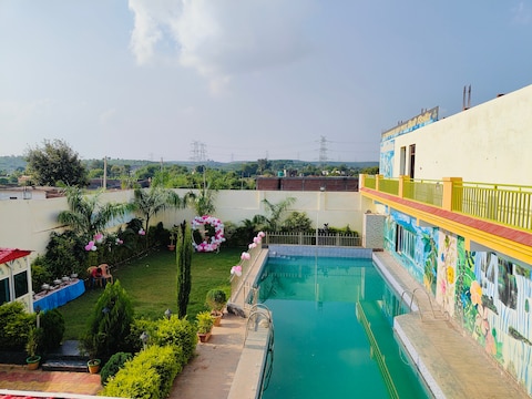 THE PRABHA INTERNATIONAL HOTEL & CATERERS