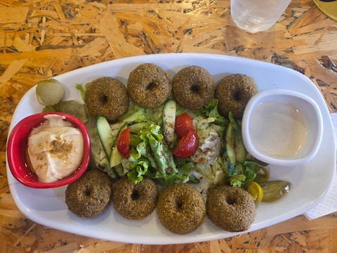Rokka Pizza Falafel