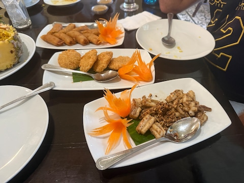 One Chun Cafe & Restaurant