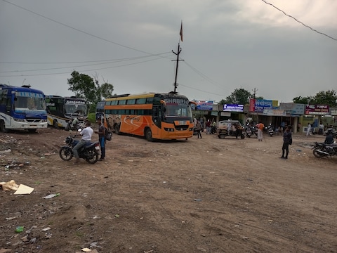 Luxury Bus Stand