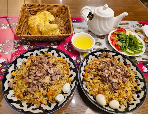 Besh Qozon Pilaf Center