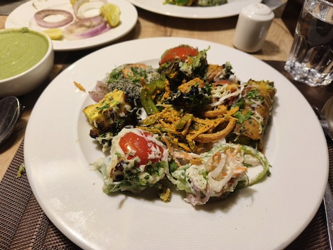 MADHVI RESTRO