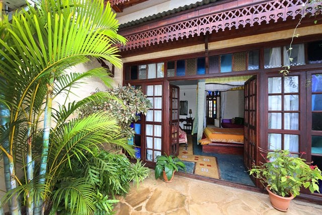 Emerson_Spice_Tea_House_Restaurant_1