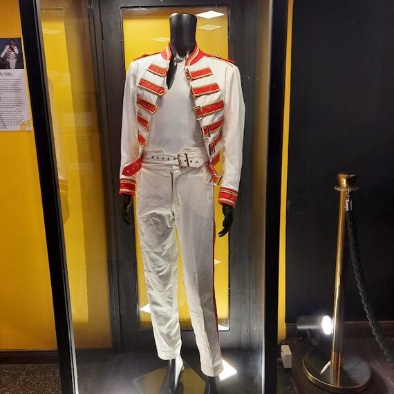 Freddie_Mercury_Museum_3
