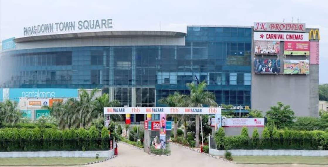 Paras_Downtown_Square_1