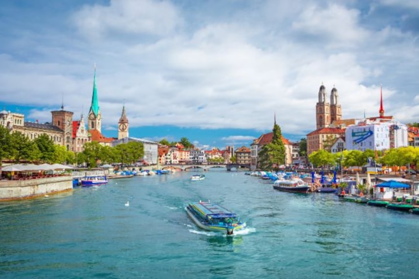 zurich_take_a_cruise_on_limmat
